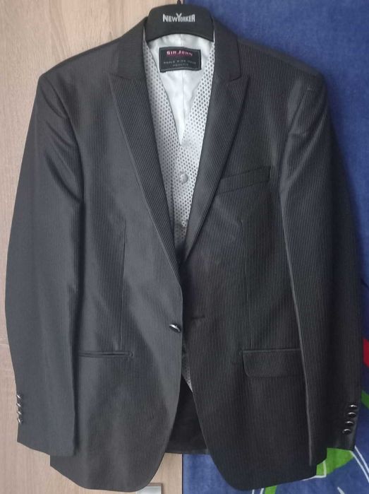 Costum barbati elegant cu sacou si pantaloni Mega si vesta Sir John