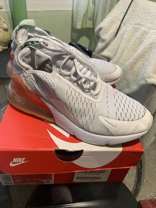 Продавам оригинални маратонки NIKE AIR MAX 270