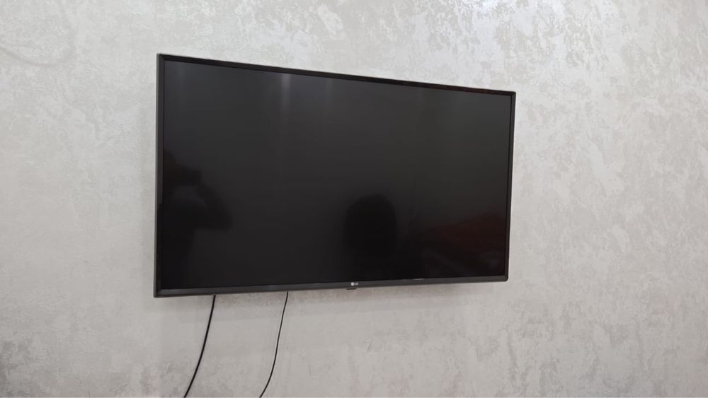 Телевизор LG в хорошем состояние