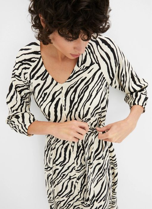 Rochie midi frumoasă