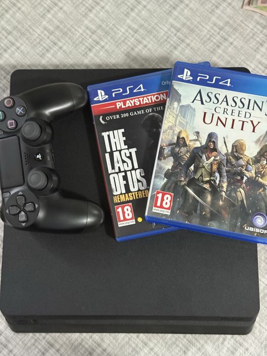 Playstation 4 slim