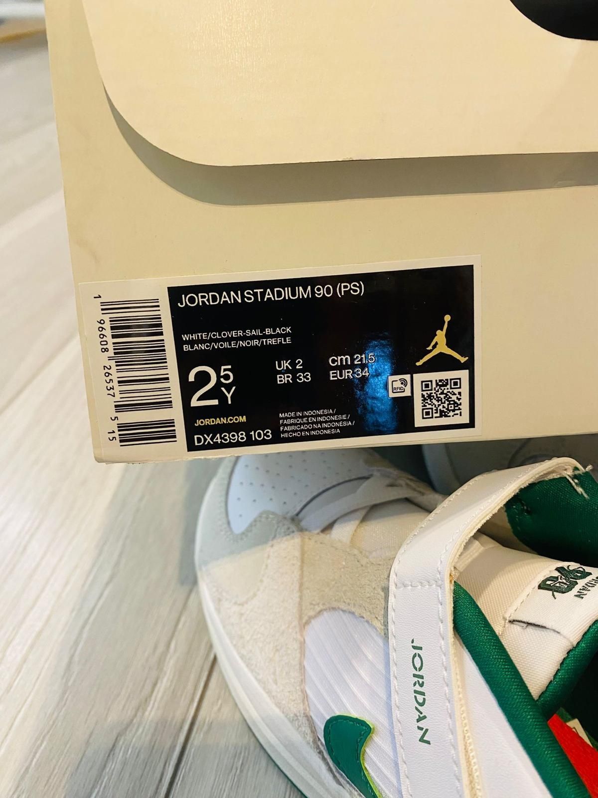 Adidasi Nike Jordan marimea 34