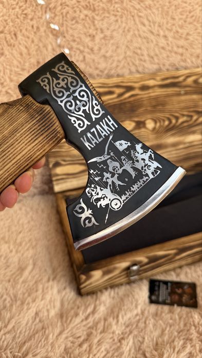 Подарок мужчине именные топоры ручной работы