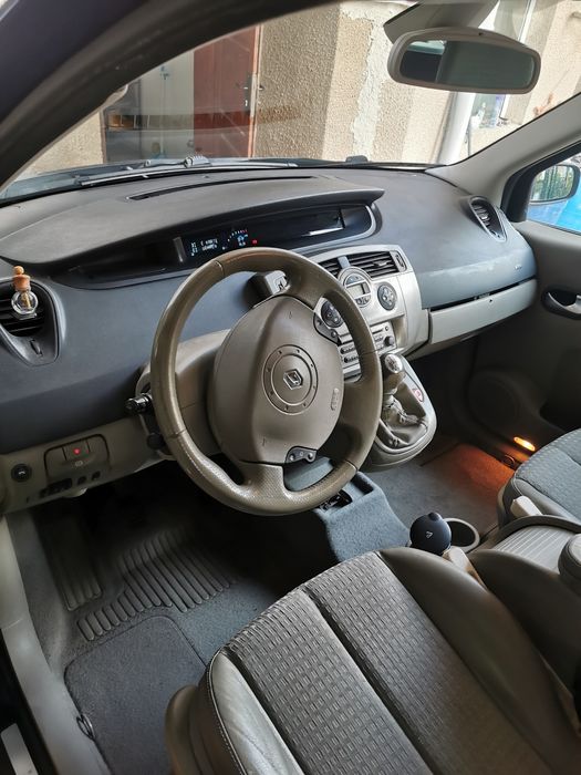 Рено Сценик  2. 0 бензин /газ