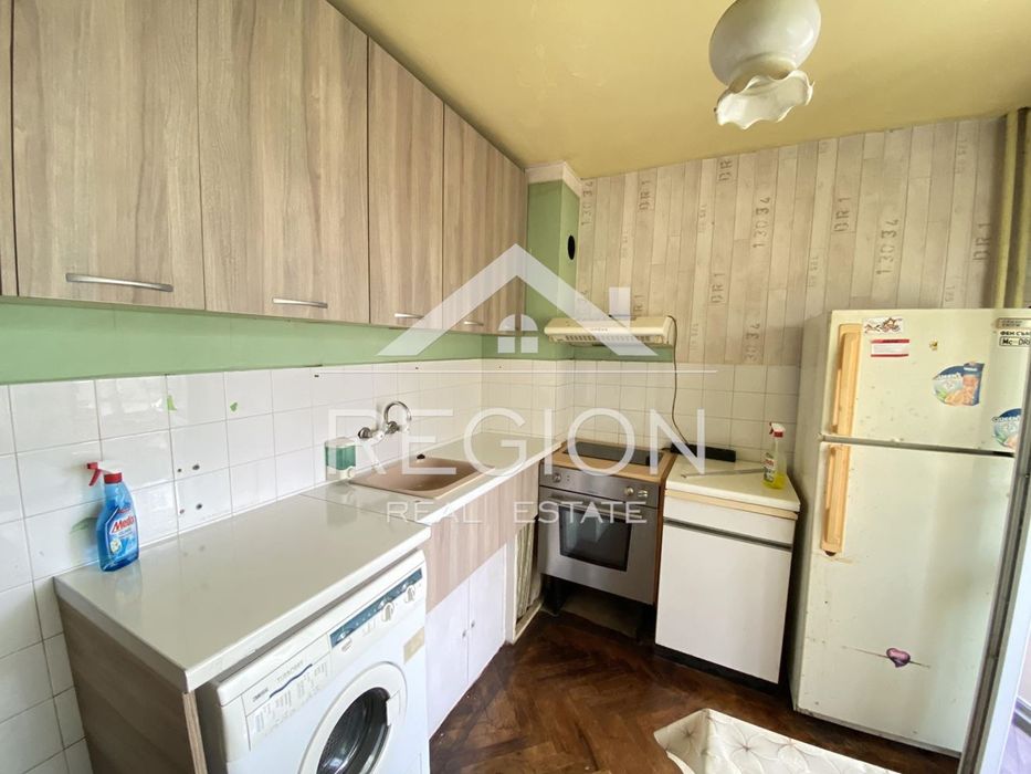 Дава се под наем Четиристаен апартамент в Варна, Цветен квартал - 86 кв.м за 357 € - Снимка #2