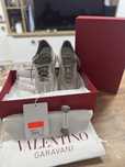 Vand adidasi dama Valentino