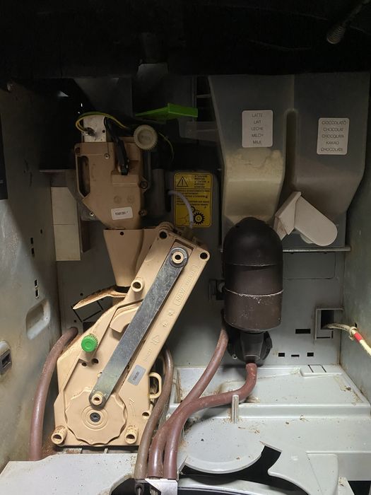 Вендинг машина Necta Colibri (модел C3SF-R/FQ E P BLACK)