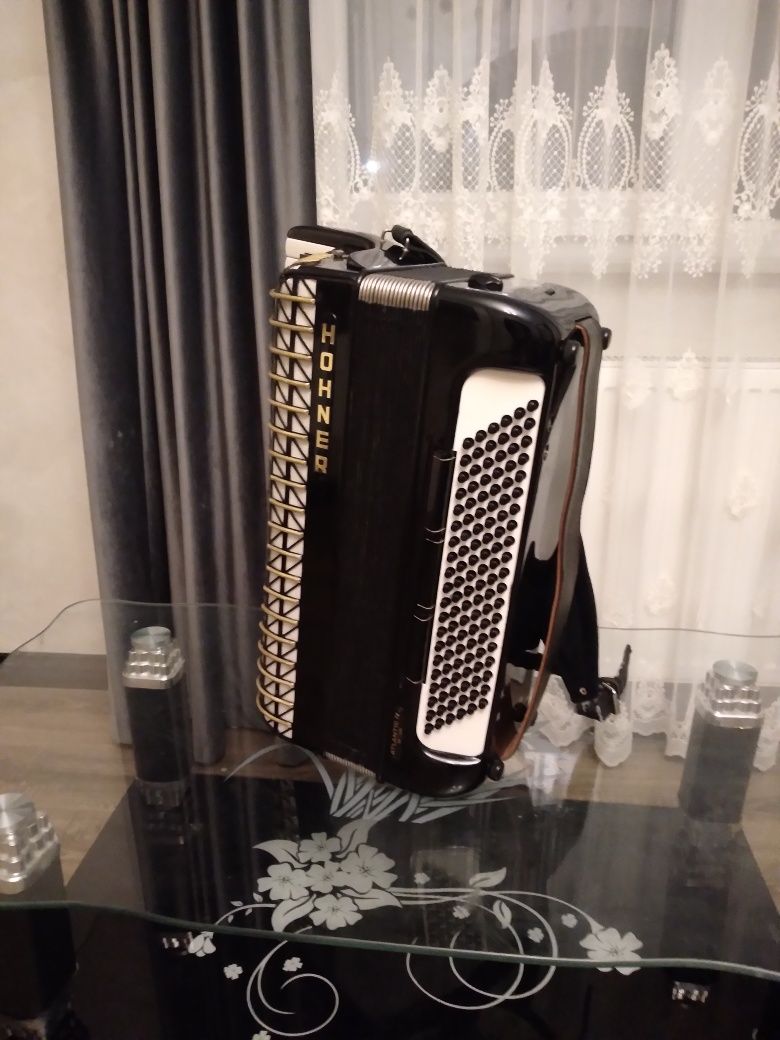 Acordeon Hohner 120 bași