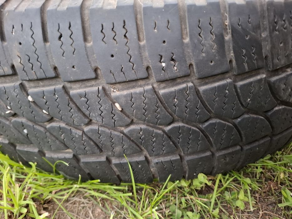 Anvelope iarna 225/75R16C