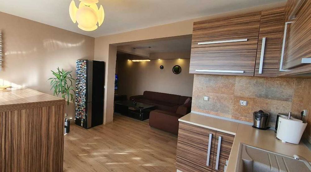 Închiriez apartament 2 camere, 60mp (media lunară a taxelor: 270 lei)