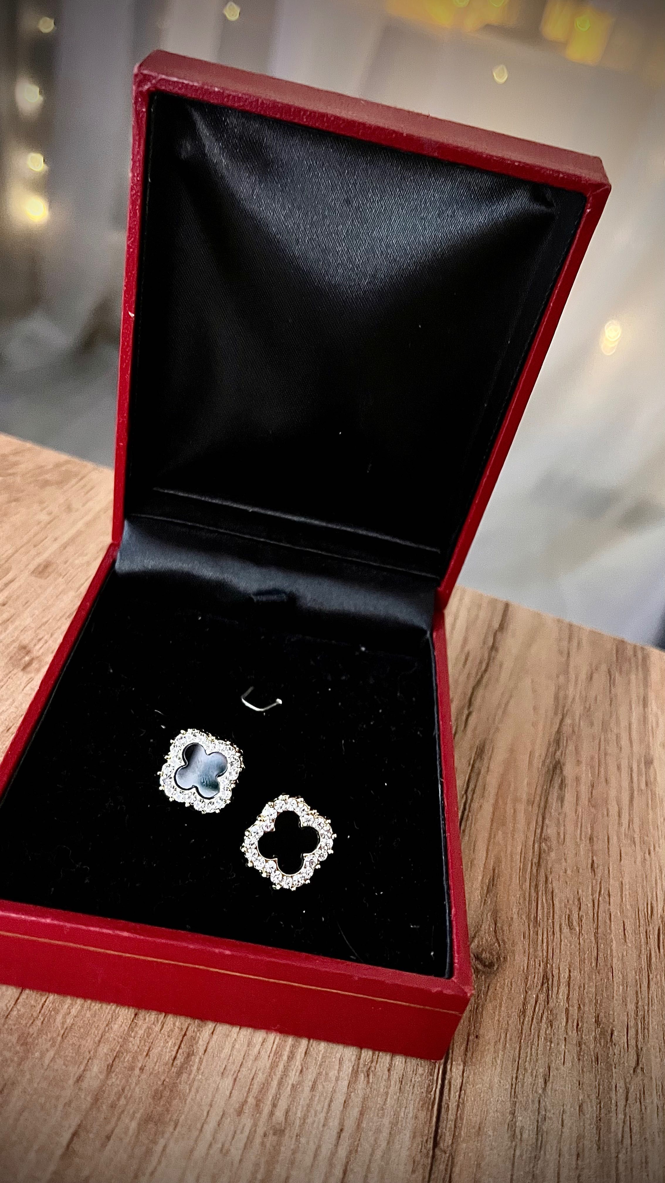 Обеци в стила на Van Cleef. Ван клиф