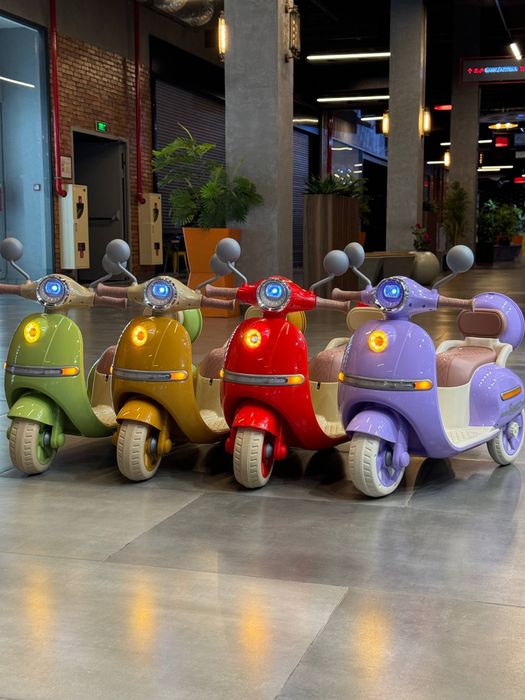 Farzandingiz uchun ajoyib retro moped