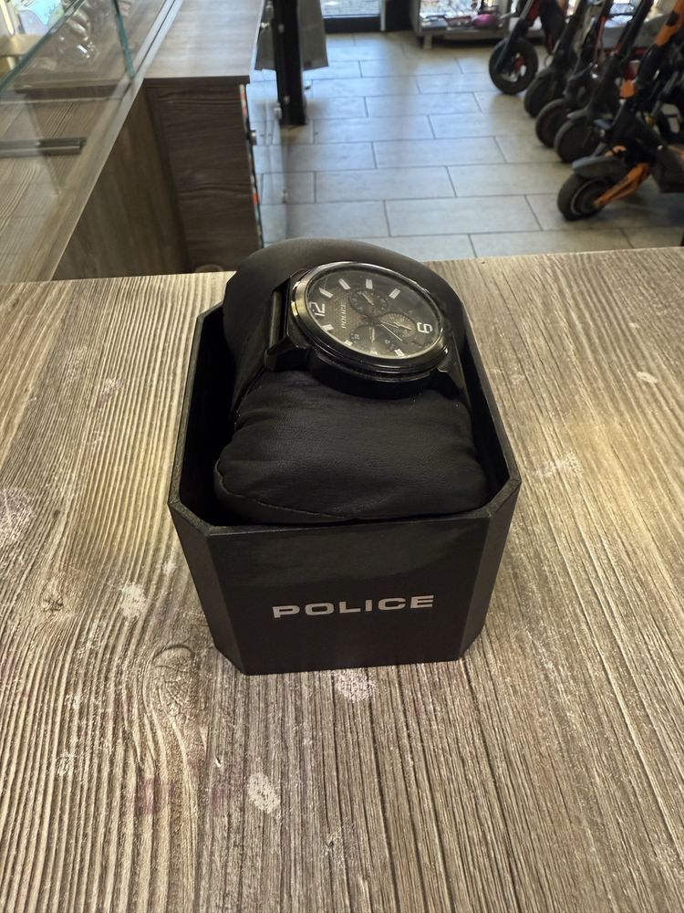 Часовник Casio Edifice ECB-30P-1A ГАРАНЦИЯ
