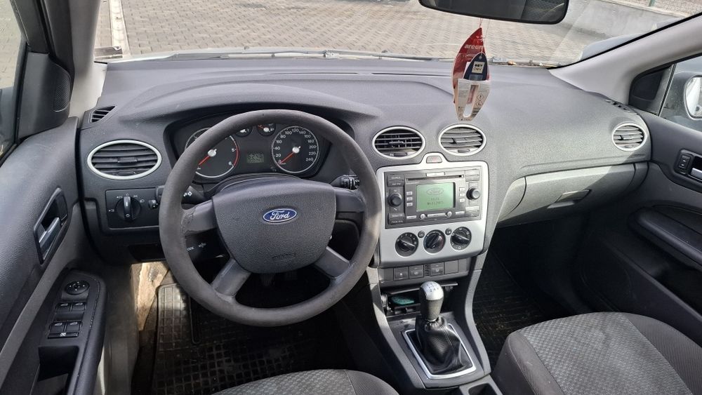 Vand capota fata,faruri Focus 2