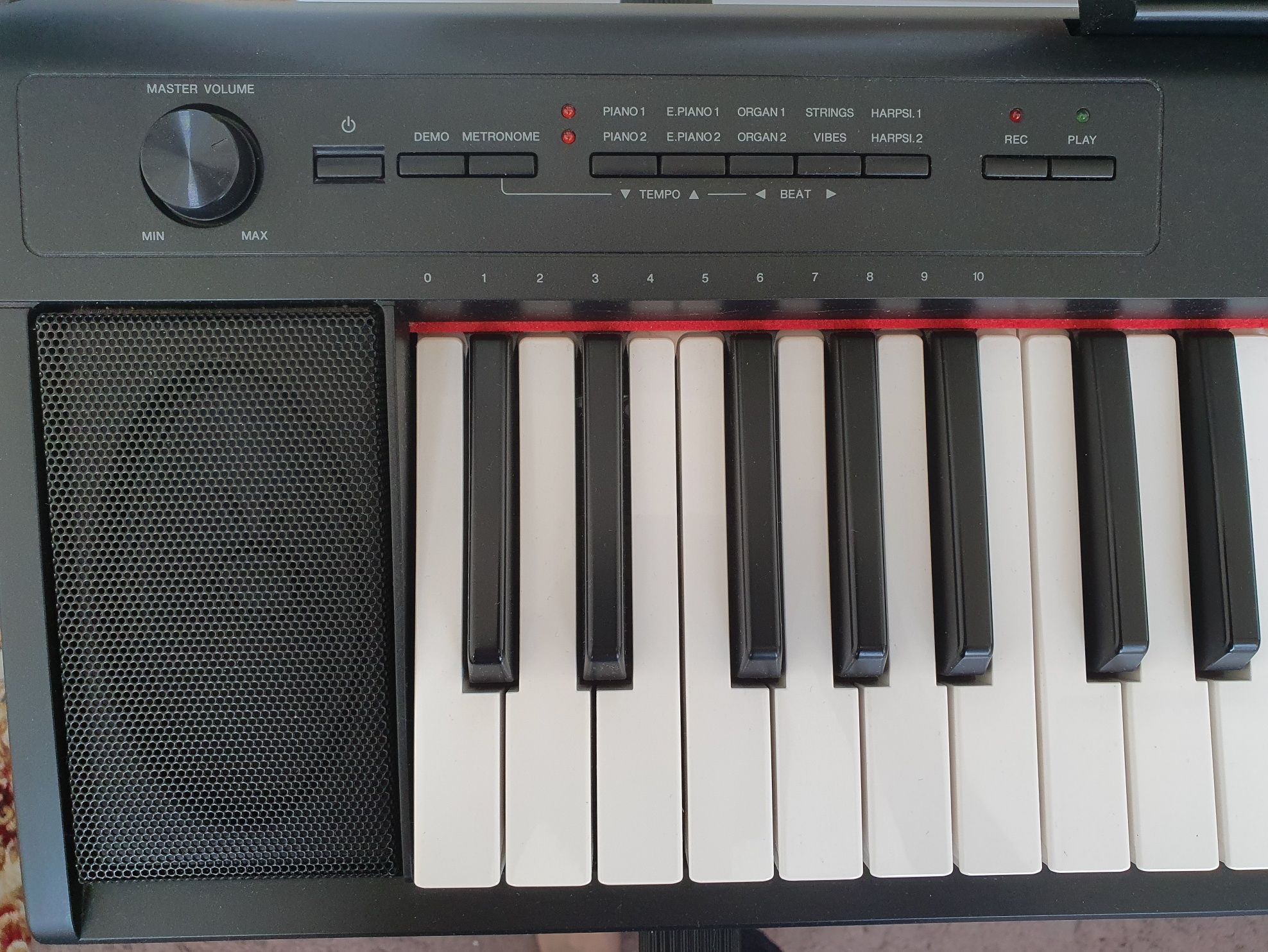 Продаю Синтезатор Yamaha NP-12B