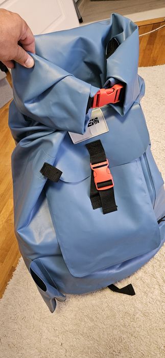 Saci transport dry bag cu sistem transport tip rucsac