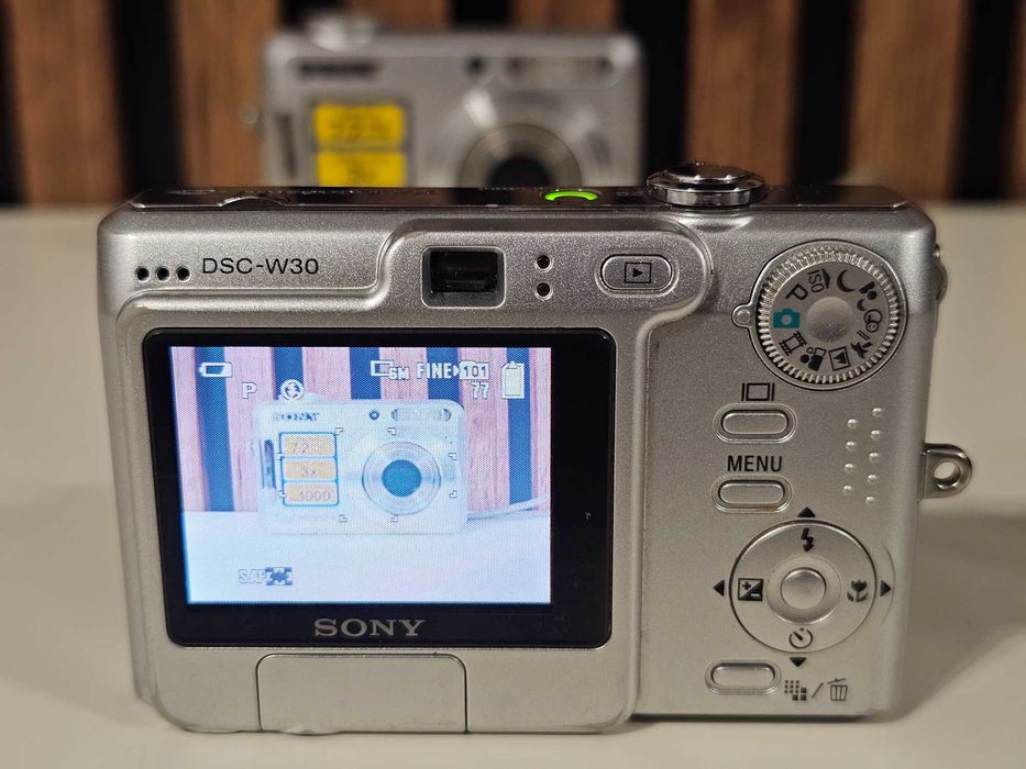 Aparat foto digital compact Sony DSC W30