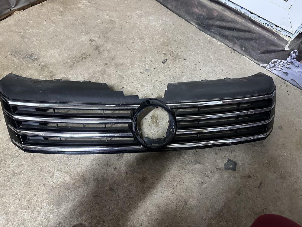 Решетка Passat 7