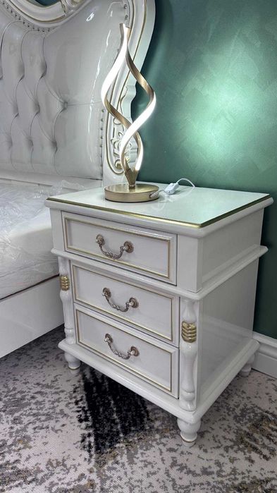 pat si noptire lemn masiv alb auriu