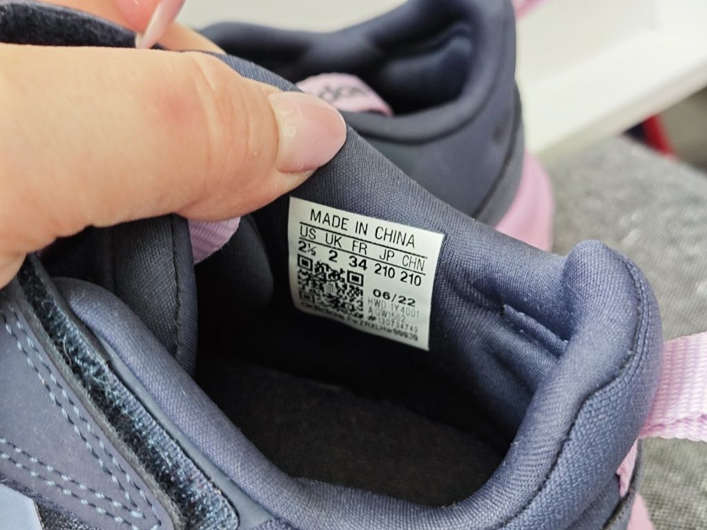 Маратонки Adidas 34
