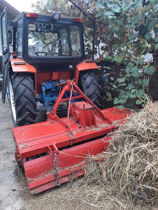 Tractor universal 445