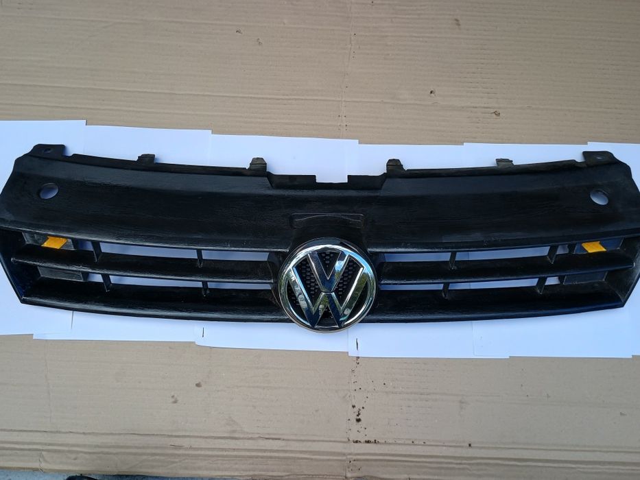 Grila fata sus și jos Polo 6R