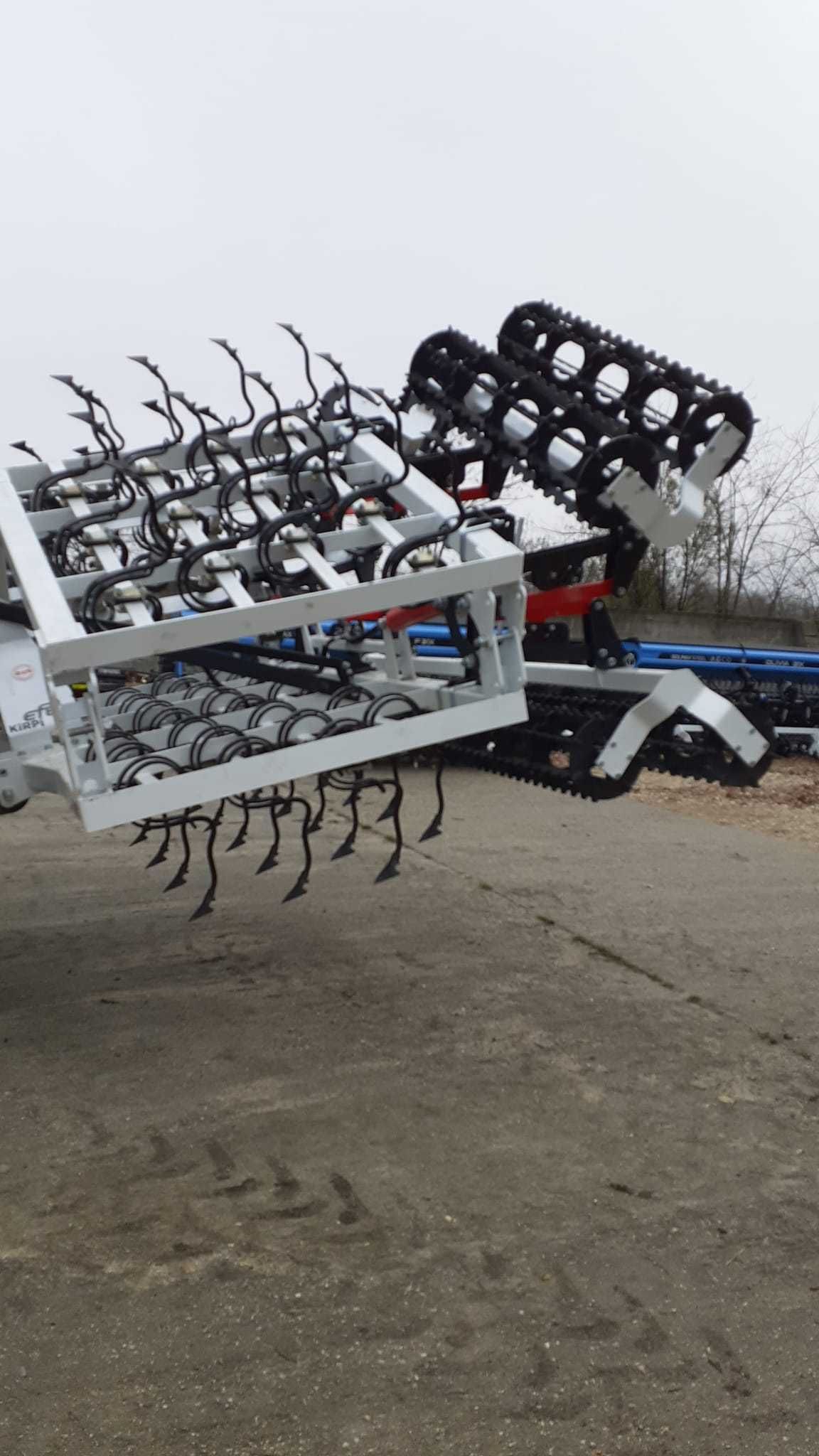 Combinator agricol / Cultivator