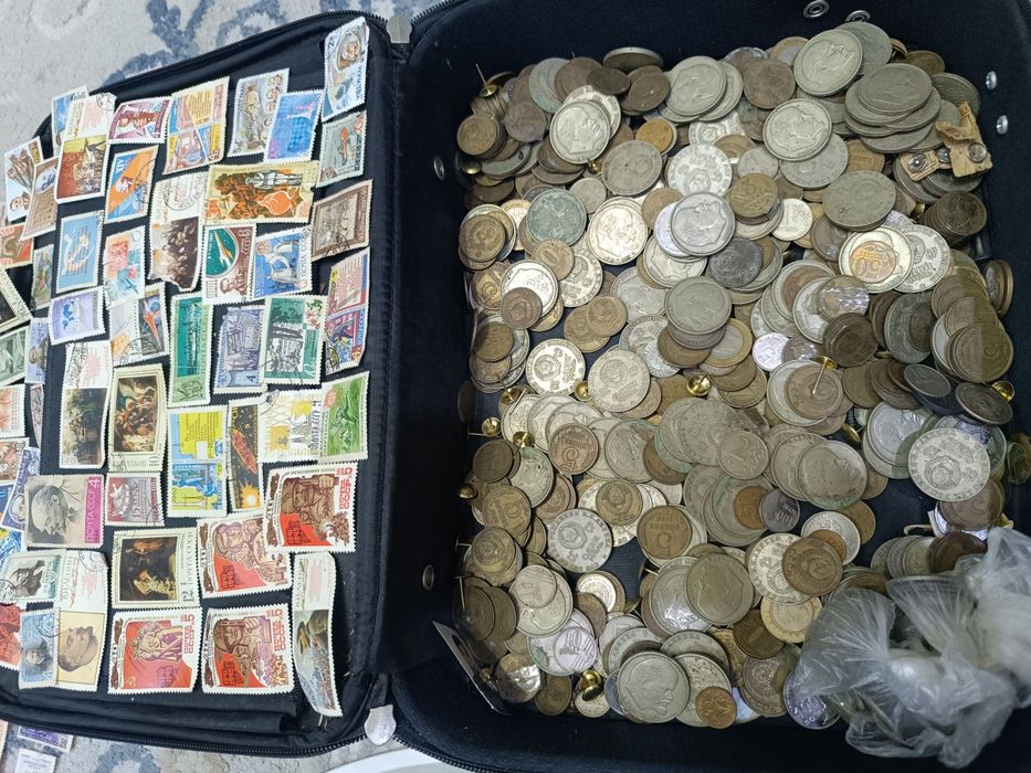 Много монеты деньги