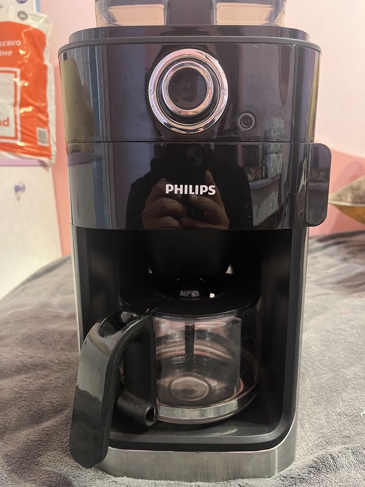 Кафемашина с вградена кафемелачка Philips HD7769