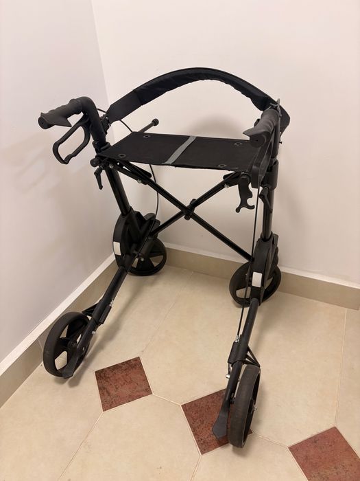 Запазен помощен ролатор