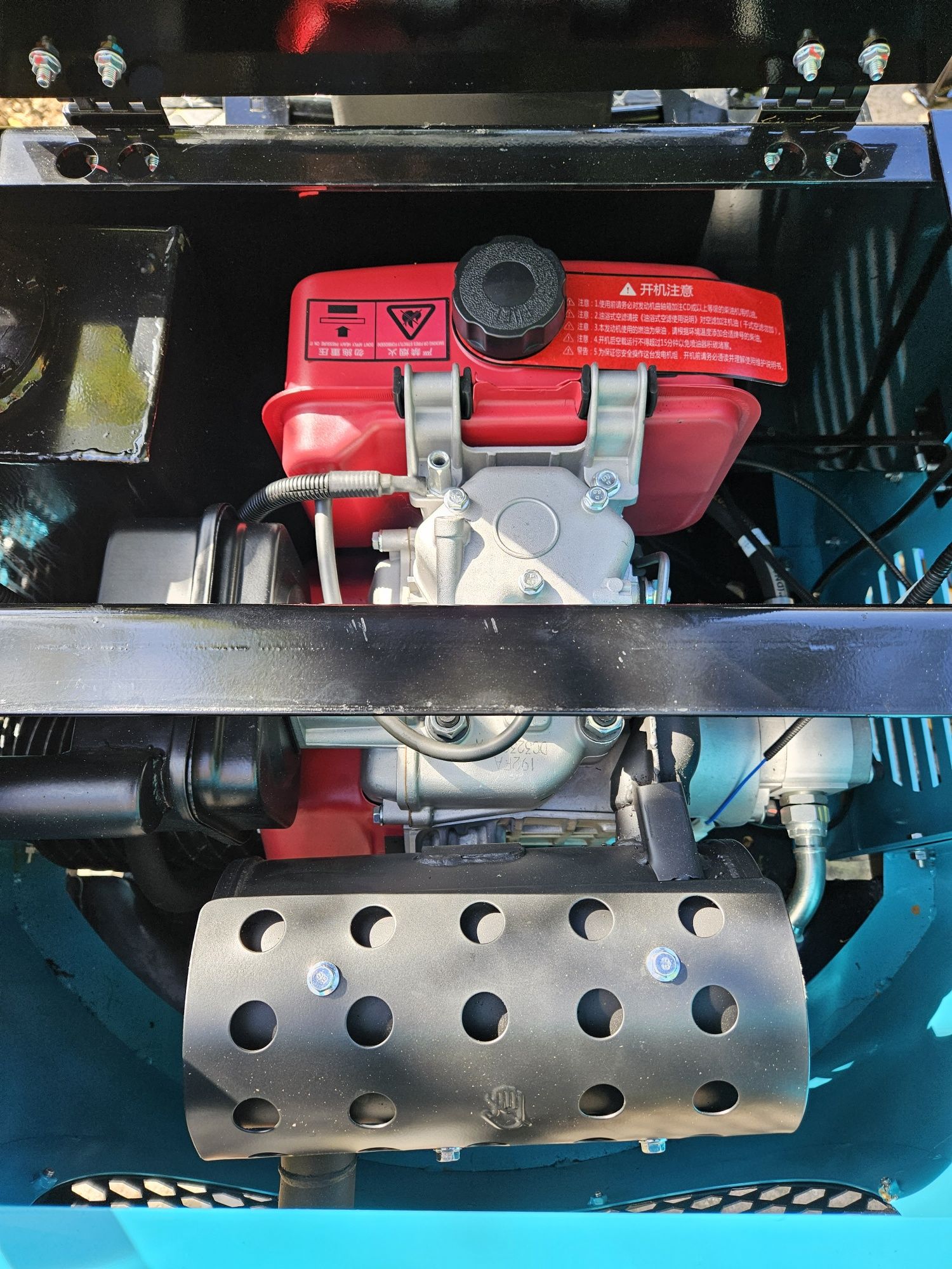 Mini excavator 1T + 9 accesorii