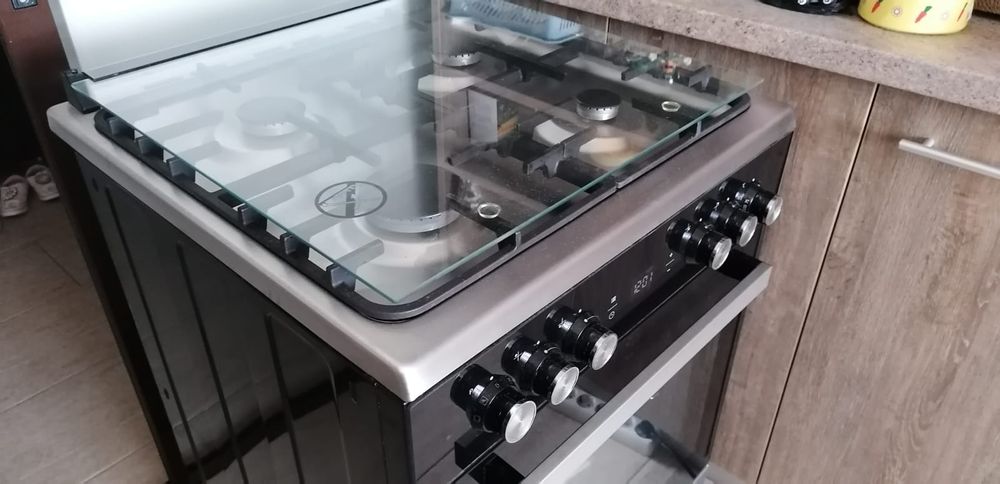 Aragaz Beko FSM62530DXMS clasa A mixt cuptor electric
