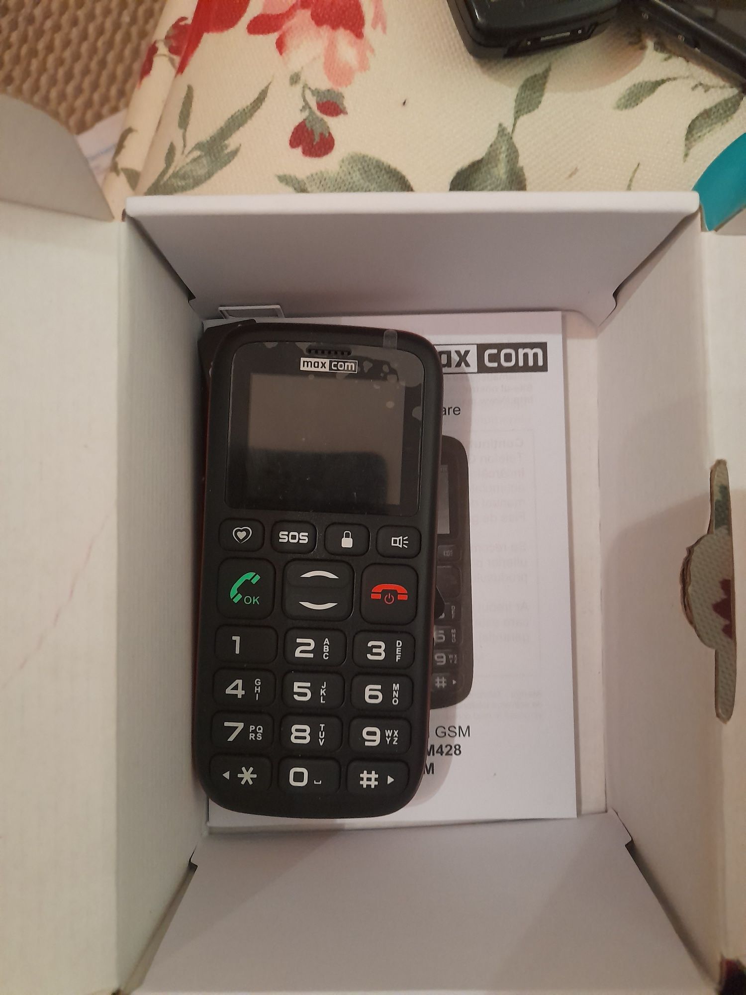 Telefon Maxcom nou în cutie
