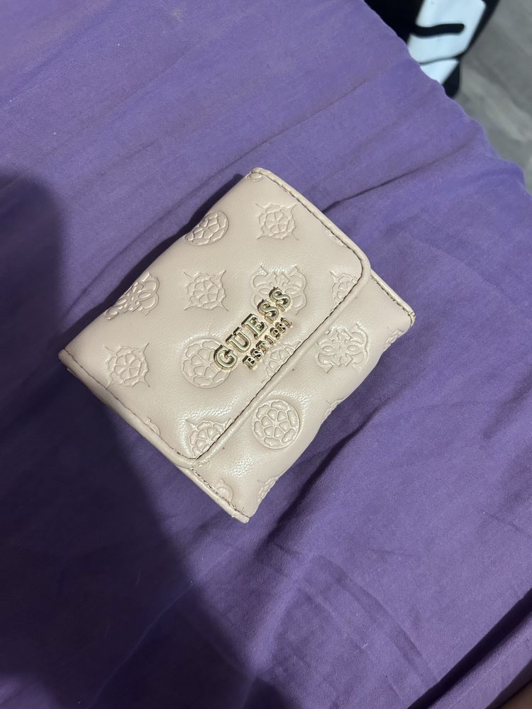 Поромоне на GUESS