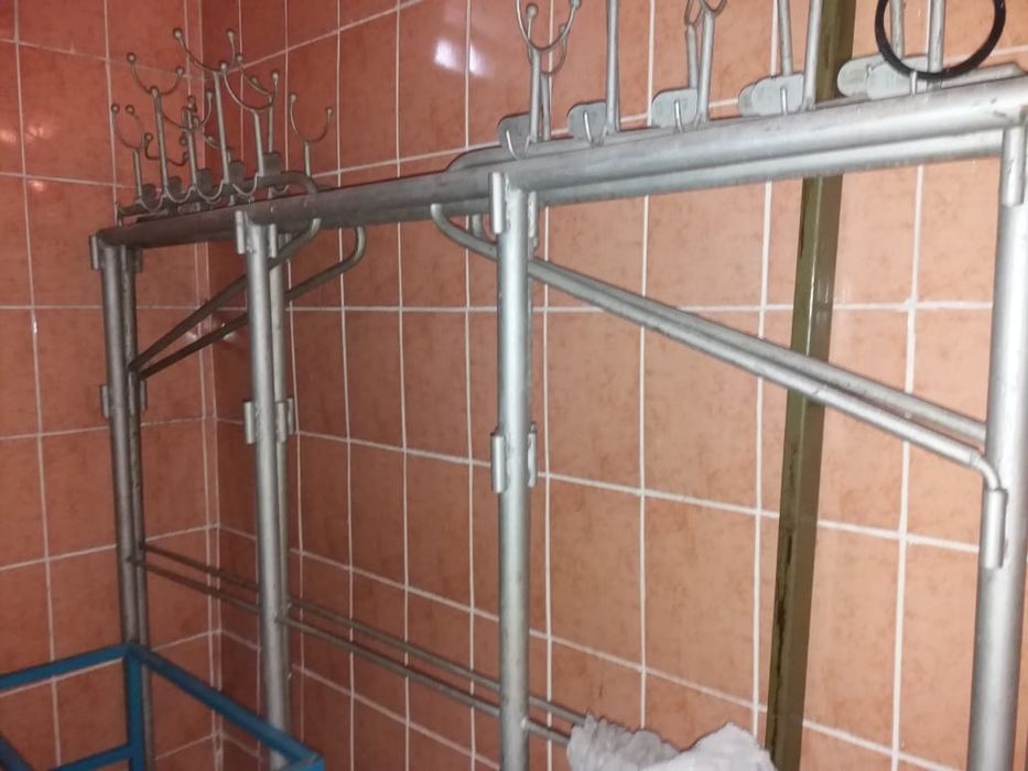 Вешалки металлические