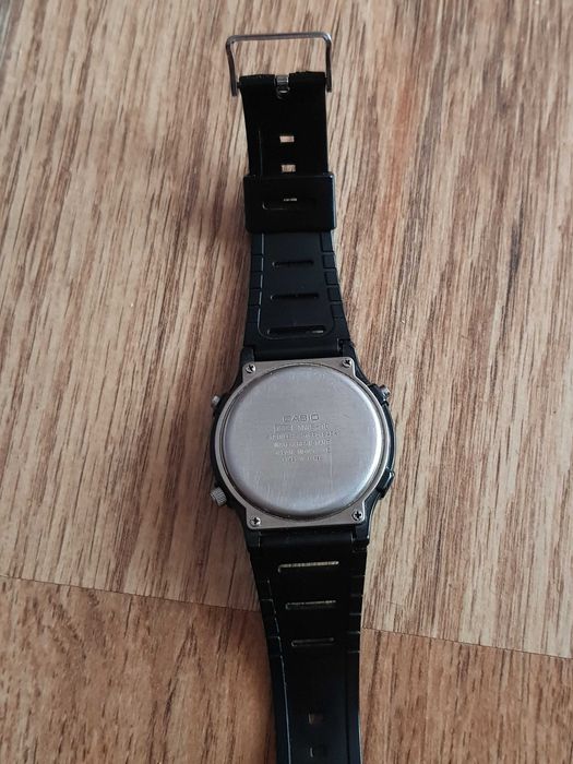 Ceas Casio MWB-10 – Chronograph, Water Resistant 50M