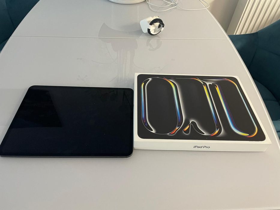 Vand tableta Apple Ipad Pro 13 noua, 512 gb