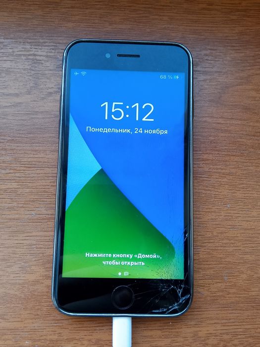 iPhone 7  разбитый экран