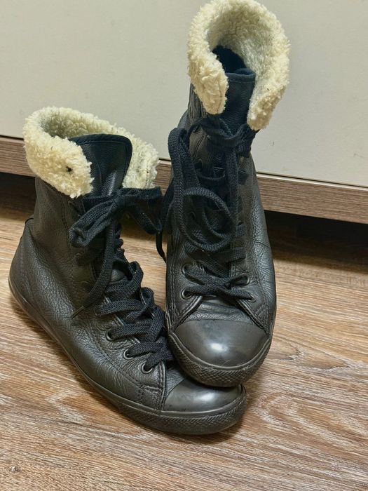 Оригинални кецове на Converse ест кожа 38,5 номер