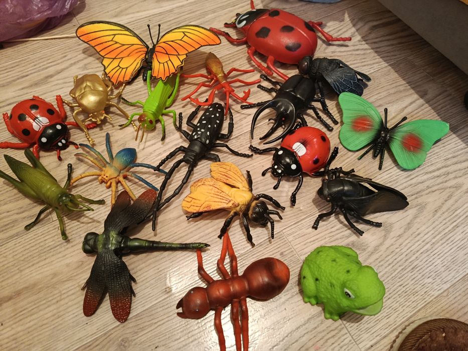 Игрушки Насекомые