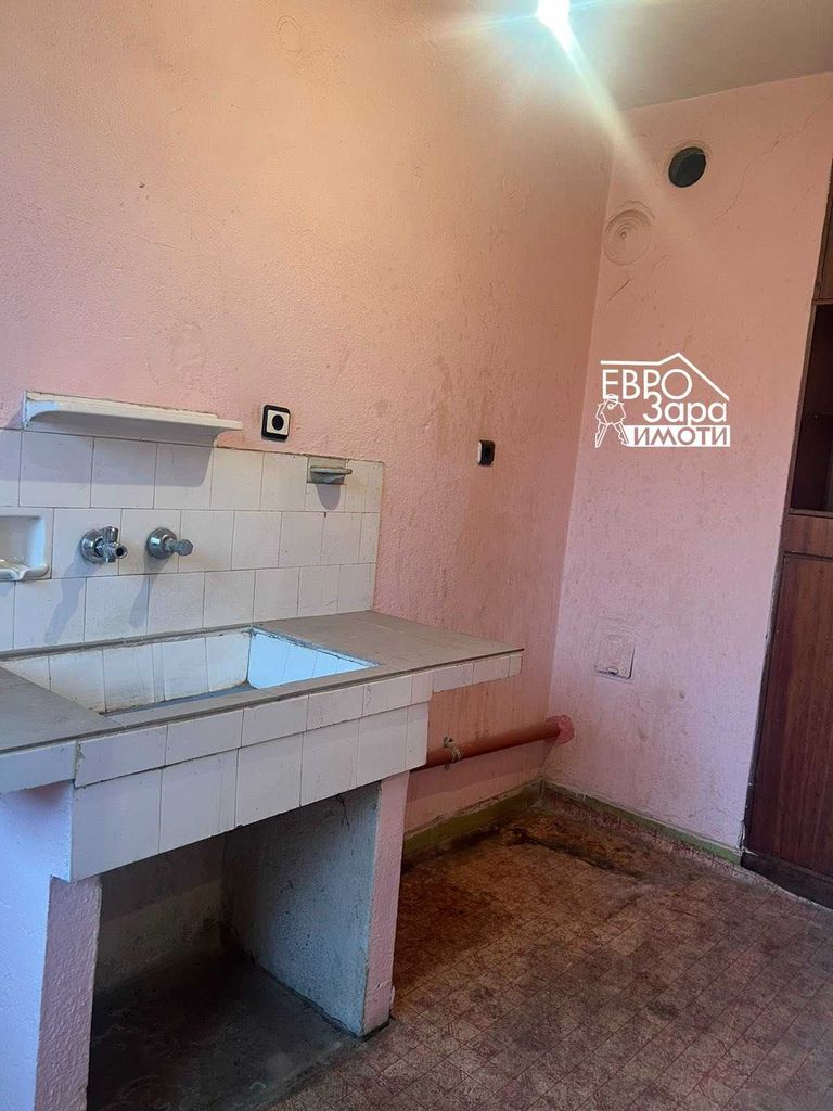 Продава се Тристаен апартамент в Стара Загора, Аязмото - 70 кв.м за 1215 €/кв.м - Снимка #4