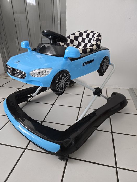 Проходилка Cabrio 2в1 синя
Ползвана 2,3 пъти.
Като нова.

Подходя