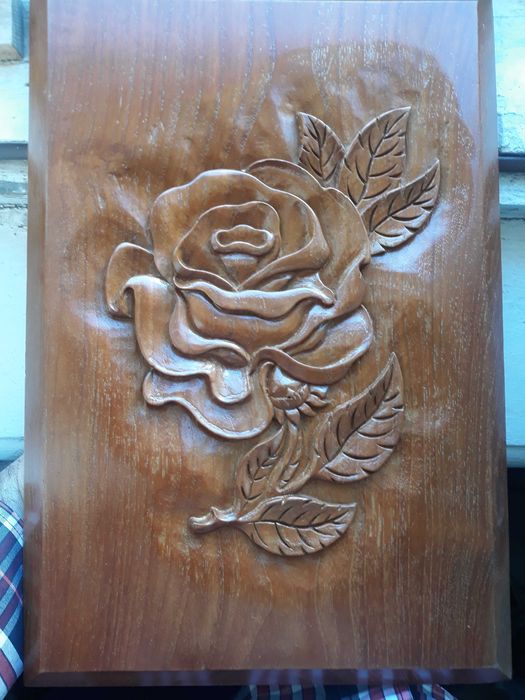 sculptura lemn , trandafir