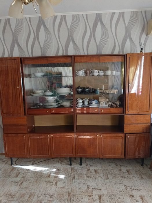 Продам сервант.В хорошем состоянии.