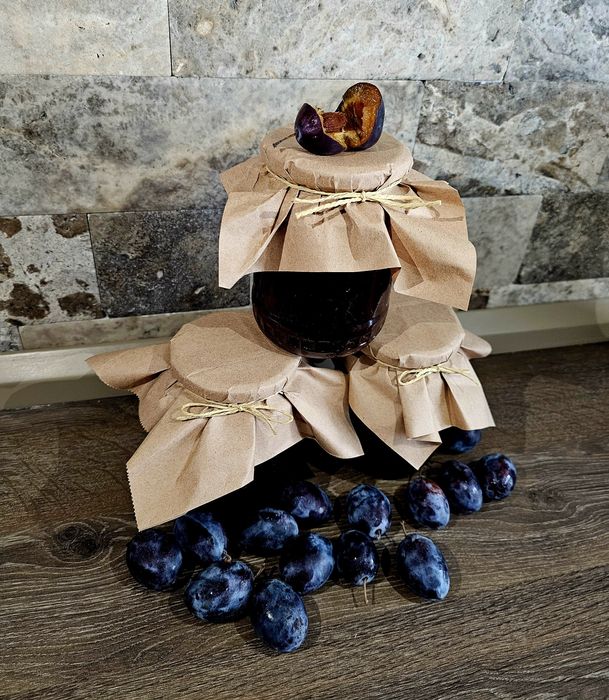 Magiun de prune făcut la căldare – 100% natural, fără zahăr
