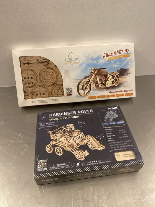 Puzzle 3D motocicleta Ugears si Harbinger Rover ROKR