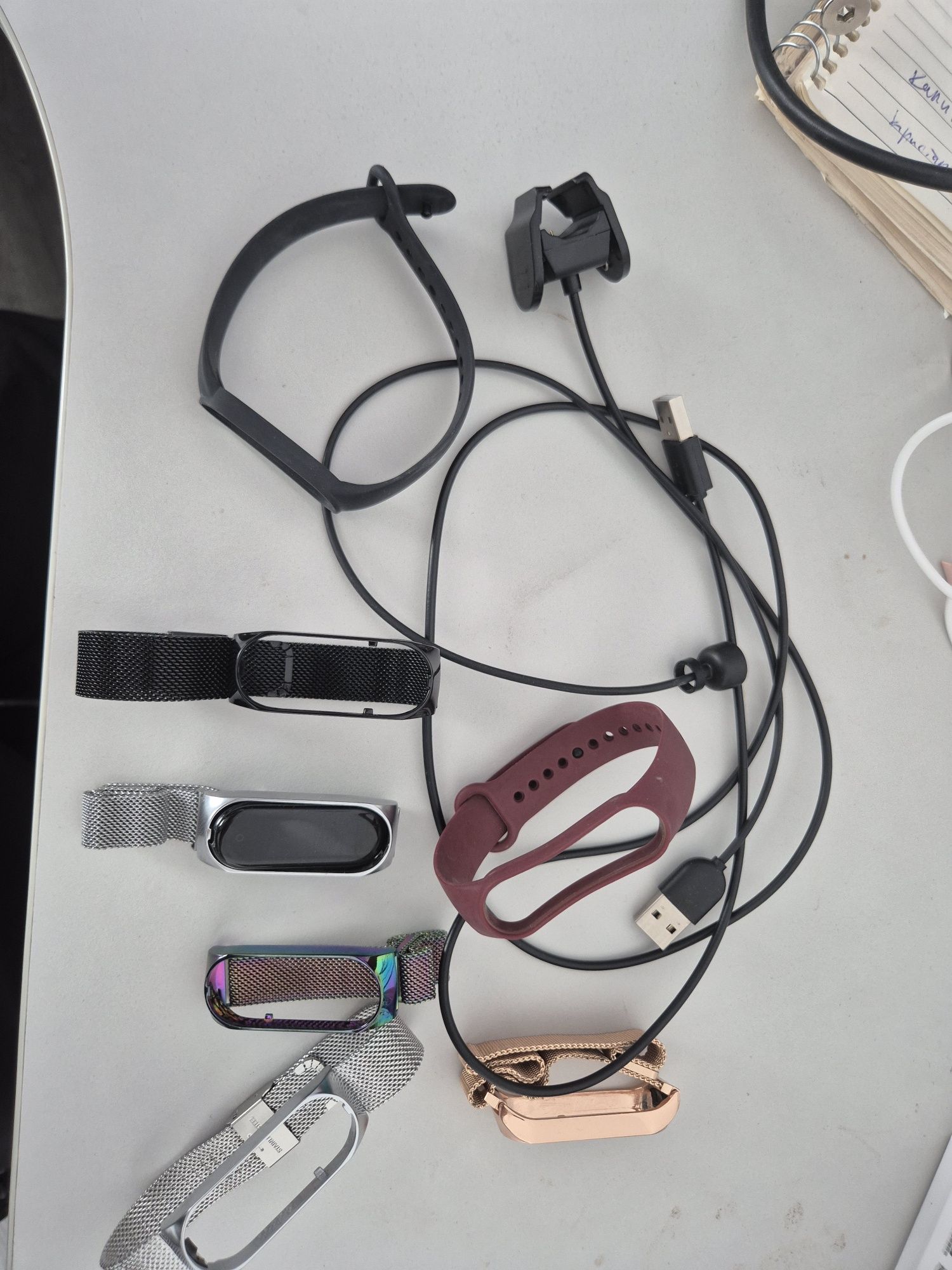 Mi Band 5 7 каишки и 2 зарядни