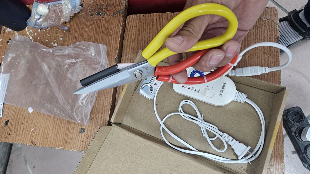 Хит товар ножницы с подогревом