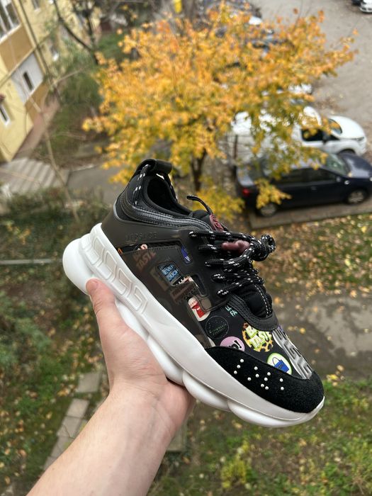 Versace chain reaction