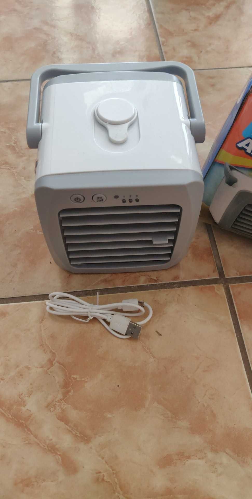 Ventilator de masa cu functie de umidificare Mini Air Cooler